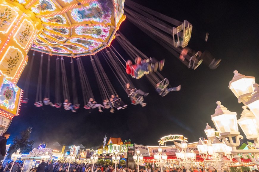 Der Wellenflug auf dem Kramermarkt 2023. Foto: Sascha Stüber
