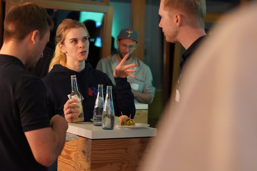 Teilnehmende und Start-ups tauschen sich im Rahmen des Networking aus. Foto: TGO/GO!