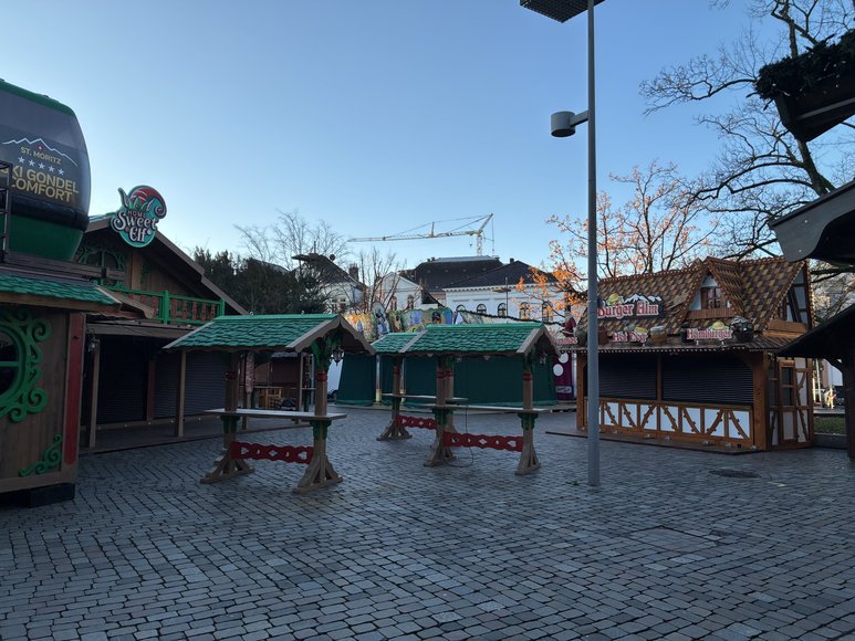 Der Lamberti-Markt-Aufbau auf dem Schloßplatz am 20. November 2025. Foto: Stadt Oldenburg