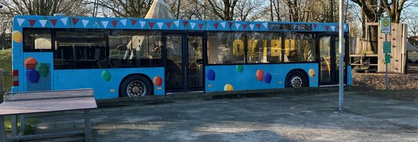 Der blaue Geburtstagsbus in ganzer Pracht. Foto: Stadt Oldenburg