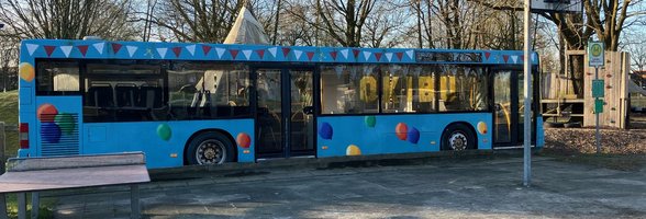 Der blaue Geburtstagsbus in ganzer Pracht. Foto: Stadt Oldenburg