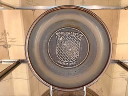Teller mit Wappen aus Høje-Taastrup. Foto: Stadt Oldenburg