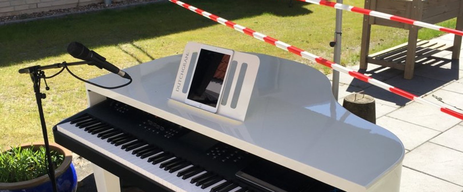 Mobiler E-Flügel im Einsatz bei Balkonkonzerten. Foto: Arndt Baek