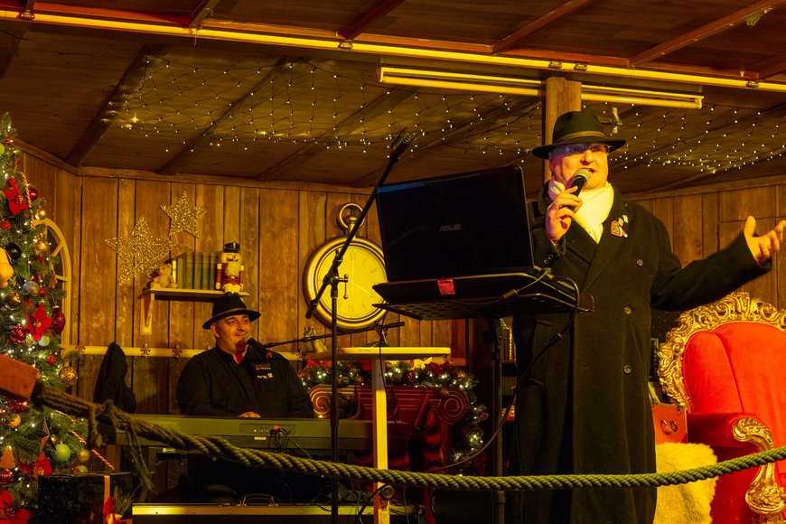 Sascha Stüber Musiker auf der Lamberti-Markt-Bühne auf dem Lamberti-Markt 2025. Foto: Sascha Stüber