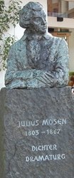 Das Julius-Mosen-Denkmal auf dem Julius-Mosen-Platz. Foto: Stadt Oldenburg