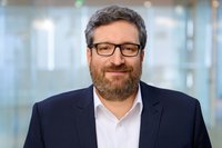 Alexander Vogel, Mitarbeiter im Fachdienst Fliegerhorst der Wirtschaftsförderung Stadt Oldenburg. Foto: Foto- und Bilderwerk