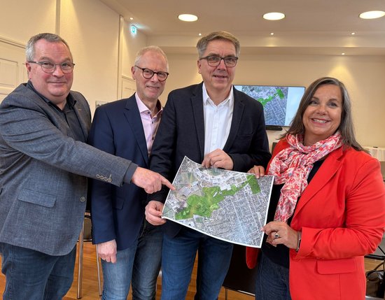 Stellten das geplante Schutzgebiet für den Heidbrook in einer Pressekonferenz gemeinsam vor. Foto: Stadt Oldenburg Foto: Stadt Oldenburg