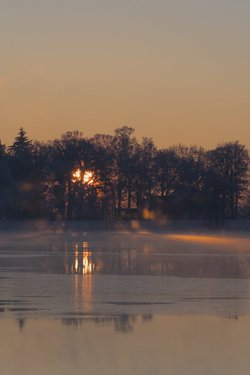 Sonnenaufgang am Ostufer des Tweelbäker See. Foto: Paul Schwartzkopff