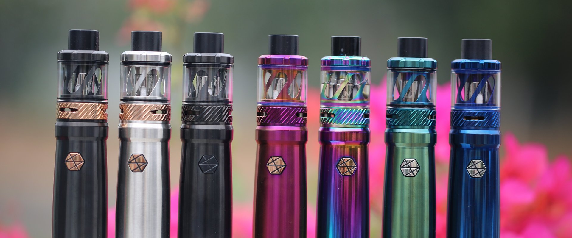 Bunte Vapes nebeneinander aufgestellt. Foto: haiberliu/Pixabay