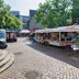 Vorschau: Blick über den Wochenmarkt auf dem Rathausmarkt. Foto: Sascha Stüber