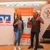 Vorschau: Franziska Rudolphi, stellvertretende Marktbereichsleiterin Volksbank, und Christian Brummer, Leiter Hegering Nord, freuen sich auf viele Kilometer zum Erreichen des sechsten Etappenziels. Foto: Stadt Oldenburg