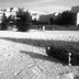 Vorschau: Ein Skateboard lieg auf dem Weg vor der Sandfläche. Foto: Stadt Oldenburg