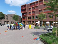 Bewegungsspiele im Eltern-Kind-Café. Foto: Stadt Oldenburg