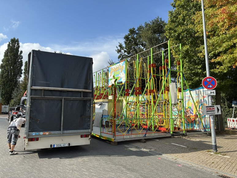 Das „Looping the Loop“ beim Aufbau am 26. September 2026. Foto: Stadt Oldenburg