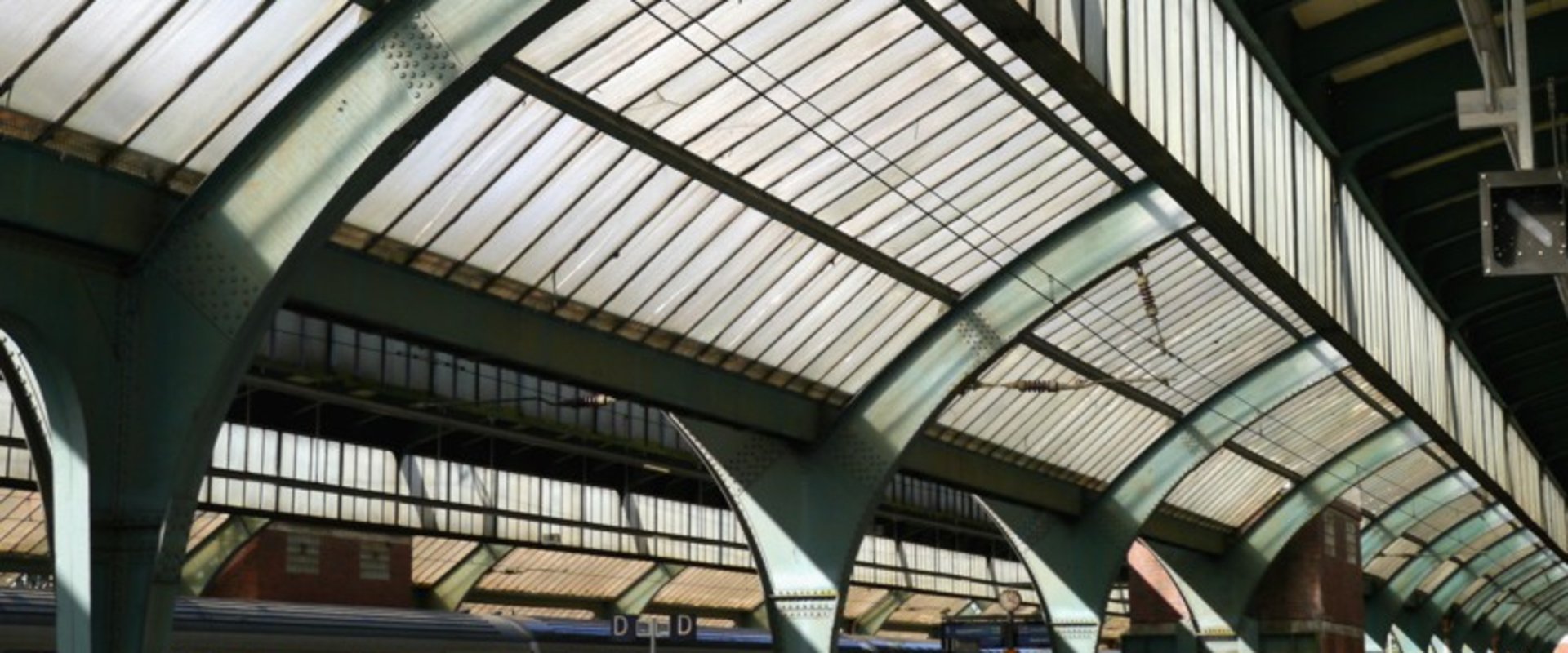 Bahngleisdach. Foto: Erich Westendarp/Pixelio
