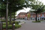 Blick über den Klingenbergplatz, Blickrichtung Straße Alter Postweg. 