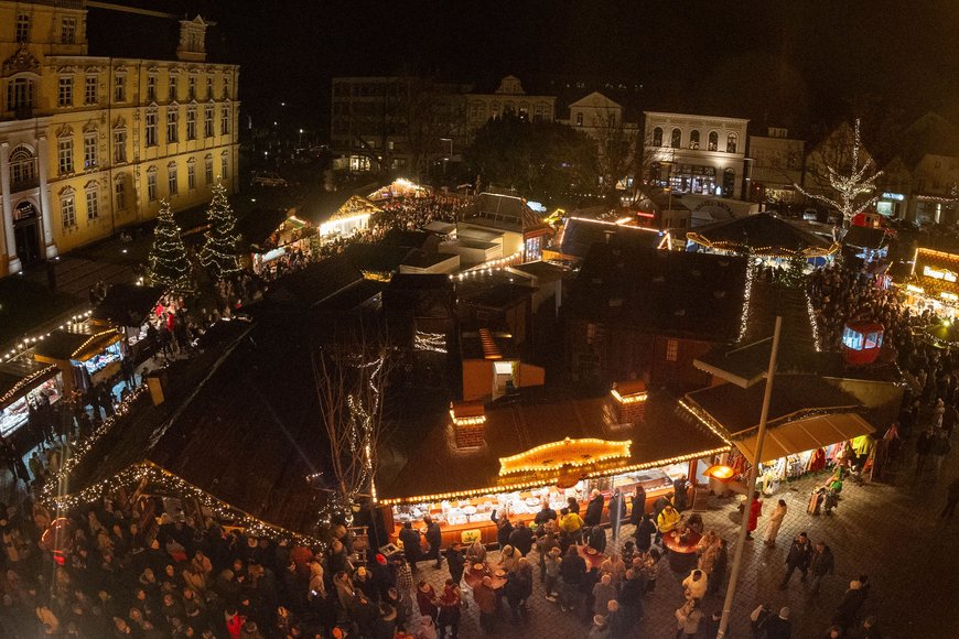 Blick aus dem Riesenrad über den Schloßplatz beim Lamberti-Markt 2023. Foto: Sascha Stüber