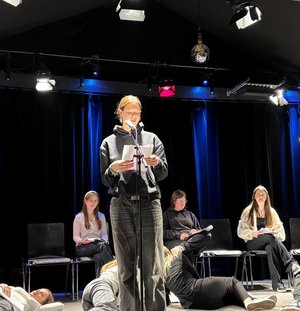 Szenische Lesung. Foto: Gertrud Wiele Szenische Lesung. Foto: Gertrud Wiele