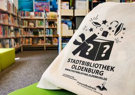 Überraschungstasche in der Kinderbibliothek. Bild: Stadt Oldenburg