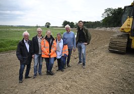Verschafften sich vor Ort einen Eindruck vom Stand der Arbeiten (von links): Helmut Fokkena, Robert Sprenger, Ann Kathrin Mai, Sabine Reck, Cord Hartjen und Philipp Brüning. Foto: Sascha Stüber