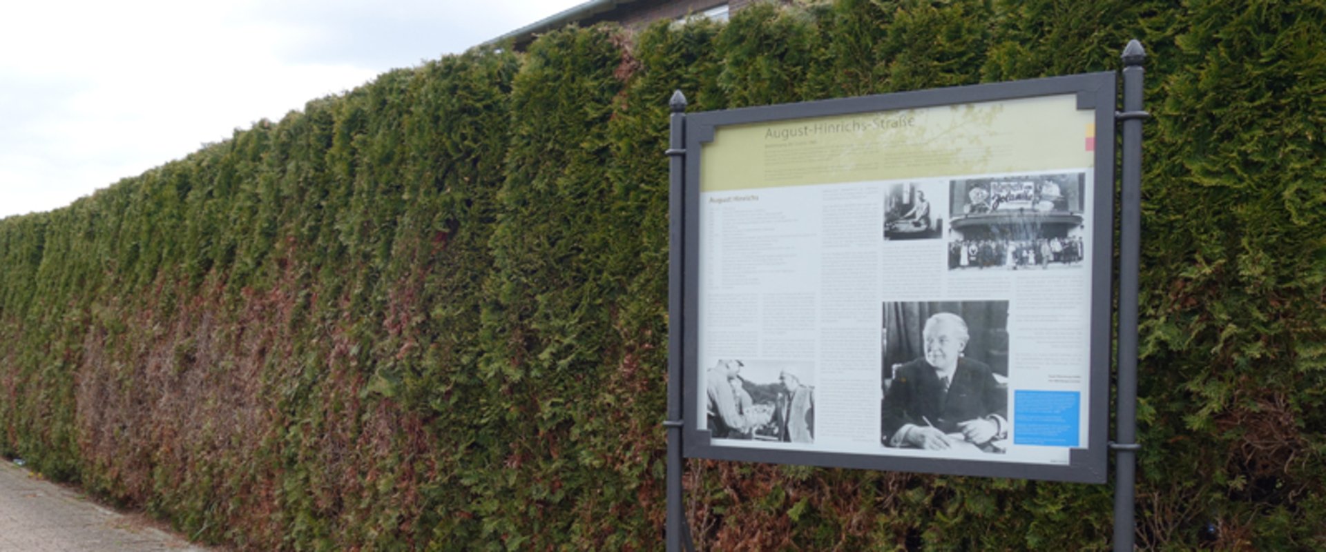 Vitrine mit Infos über August Hinrichs. Foto: Stadt Oldenburg