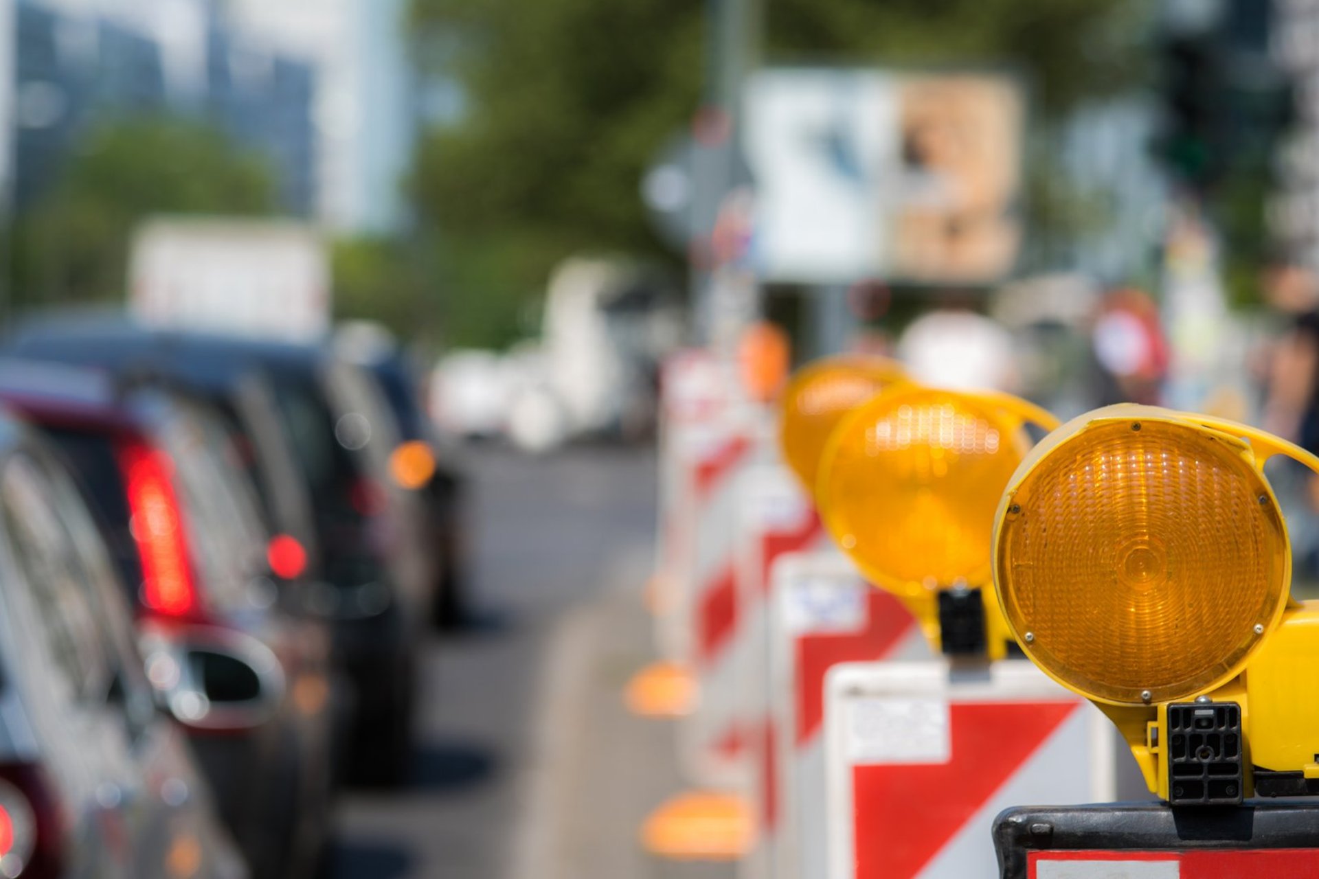 Eine Baustelle am Straßenrand. Foto: Rainer Fuhrmann/Fotolia