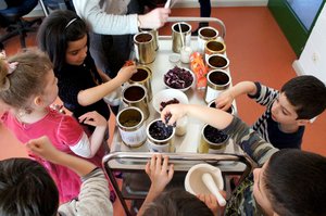 Teilnehmende des Projekts „KinderKunstGarten“. Foto: Oldenburger Kunstschule