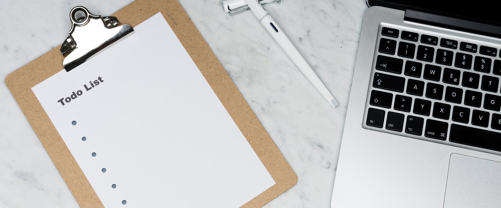 Todo Liste und ein Laptop. Foto: Markus Winkler/Pixabay