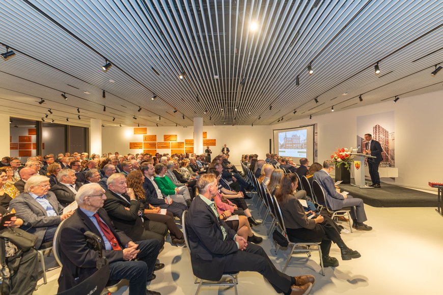 Die Abschiedsfeier für Oberbürgermeister Jürgen Krogmann fand im Veranstaltungssaal des neuen Stadtmuseums statt. Foto: Sascha Stüber