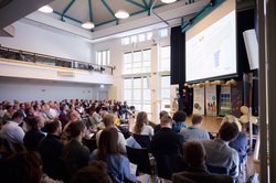 Volles Haus beim Keynote-Vortrag von Marina Tcharnetsky. Foto: Foto- und Bilderwerk
