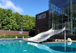 Becken mit Rutsche im OLantis Freibad. Foto: OLantis