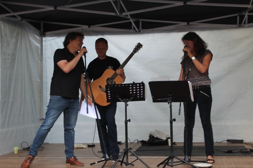 Marlies & Rainer, ein Duo aus Bloherfelde tritt auf. Foto Sonja Deuling