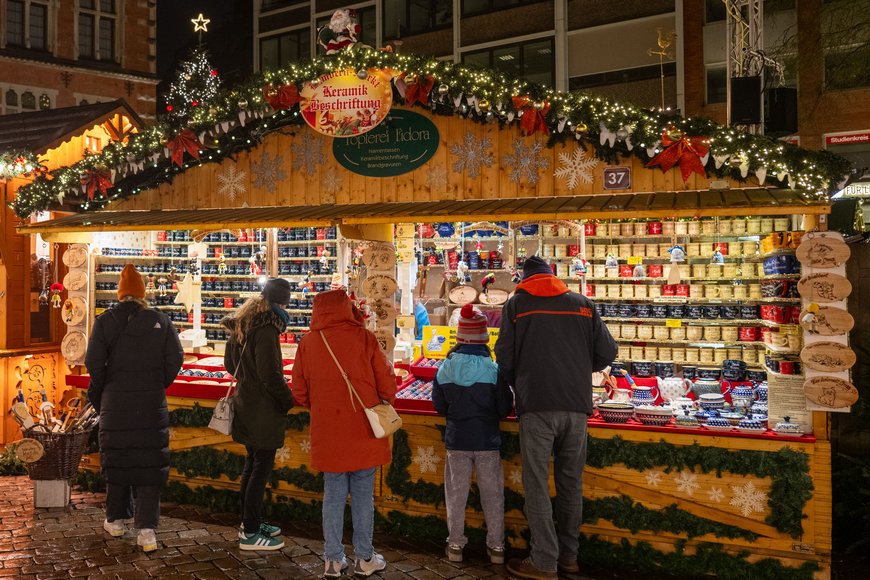 Kunsthandwerkliche Keramik auf dem Lamberti-Markt 2024. Foto: Sascha Stüber