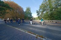 Teilnehmende der Auftaktveranstaltung bei der symbolischen Auftaktrunde zum Start von STADTRADELN in Oldenburg. Foto: Sascha Stüber