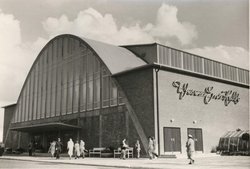 Die Oldenburger Weser-Ems-Halle um 1955. Die Oldenburger Weser-Ems-Halle um 1955.