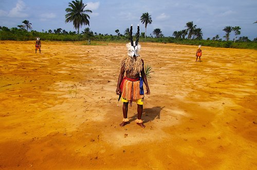 © Zina Saro Wiwa Karikpo At Oil Well Head © Zina Saro Wiwa