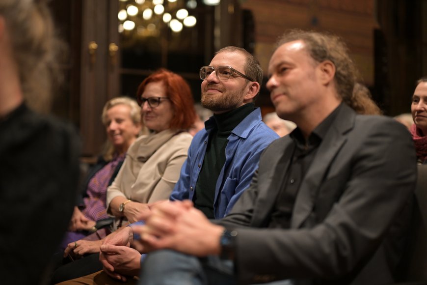 Die Jurymitglieder im Publikum. Foto: Mohssen Assanimoghaddam