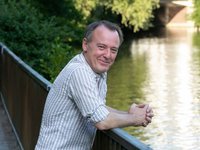 Portraitfoto des Schriftstellers Mirko Bonné. Foto: Beowuf Sheehan