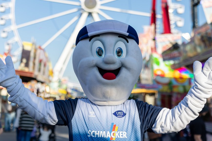 DONNI vom VfB Oldenburg bei der Kramermarkt-Parade 2026. Foto: Sascha Stüber