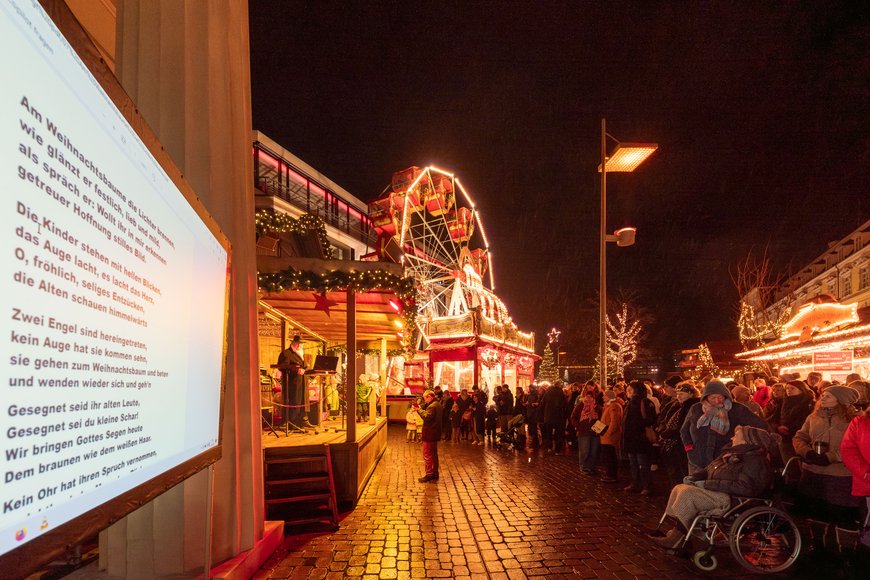 Ein Foto vom Lamberti-Singen auf dem Lamberti-Markt 2024. Foto: Sascha Stüber