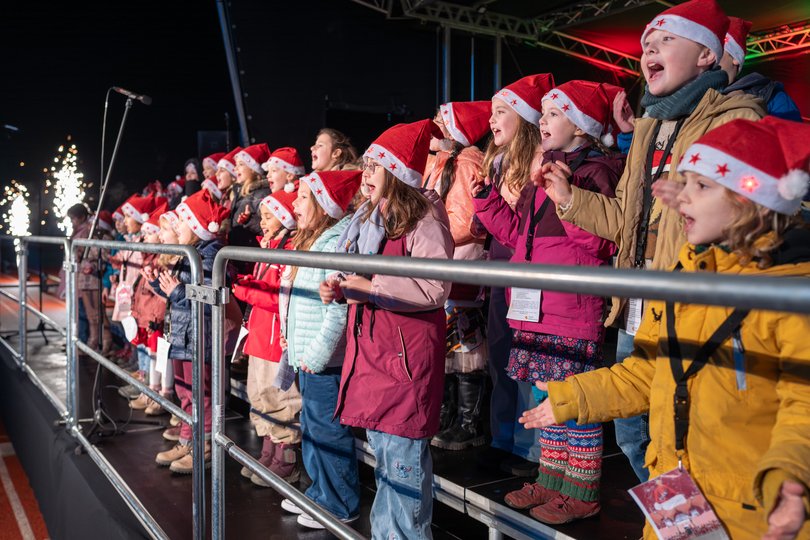 Schöne Stimmen: Der Kinderchor sorgte für fröhliche Klänge. Foto: Sascha Stüber