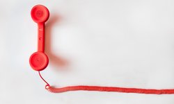 Telefonhörer rot. Foto: Negative Space/pexels.com