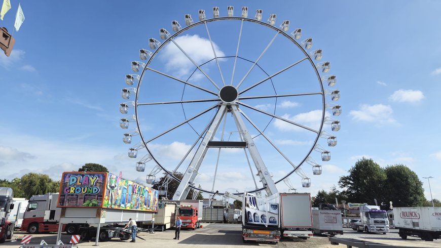 Der Aufbau vom Riesenrad auf dem Kramermarkt am 19. September 2025. Foto: Stadt Oldenburg