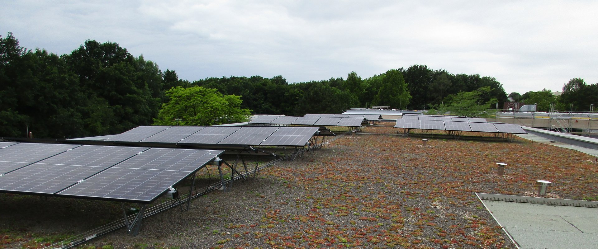 Solaranlage auf dem Dach eines städtischen Gebäudes. Foto: Stadt Oldenburg
