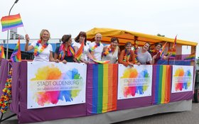 Wagen der Stadt Oldenburg beim CSD. Foto: Stadt Oldenburg