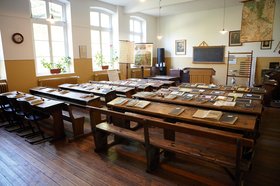 Im Schulmuseum Bohlenbergerfeld erleben die Teilnehmenden den Schulalltag wie vor 100 Jahren. Foto: Gemeinde Zetel