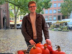 Kürbisse vom Hof Wohlers auf dem Wochenmarkt Rathausmarkt. Foto: Stadt Oldenburg