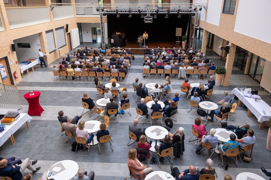 Blick in die Markthalle in den Berufsbildenden Schulen 3. Foto: Sascha Stüber