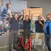 Vorschau: (von rechts): Stephan Mickoleit, Mitarbeiter Bahnhofsmission Oldenburg, Michael Ottens, Inhaber ol-e urban:mobil, und Bernd Heyen und Ingo Wardenburg, Mitarbeiter ol-e urban:mobil, freuen sich auf viele Kilometer für das Erreichen des zweiten Etappenziels. Foto: Stadt Oldenburg