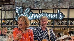 Claudia und Heinz Fröhling leiten den Oldenburger Rockchor. Foto: Stadt Oldenburg